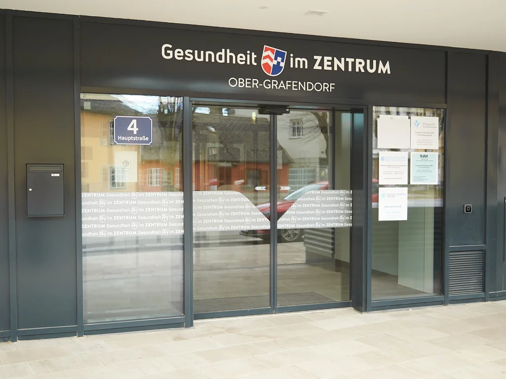 Kontakt - Eingang Gesundheit im Zentrum in Ober-Grafendorf